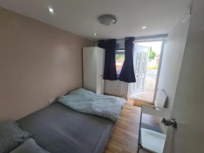 Great 2 bed flat in Heathrow, Feltham